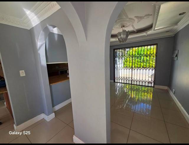 4 BEDROOM PROPERTY TO RENT IN MORELETAPARK